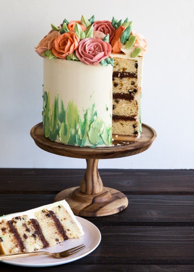 Cake with Frosting Flowers