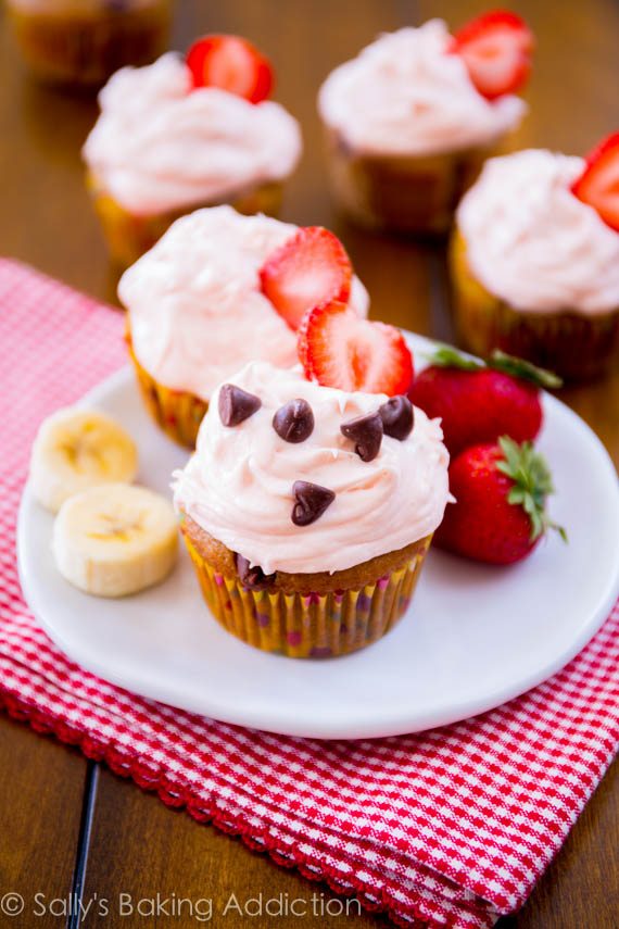 Chocolate Strawberry Cupcakes with Cream Cheese Frosting