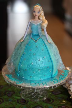 Elsa Frozen Cake