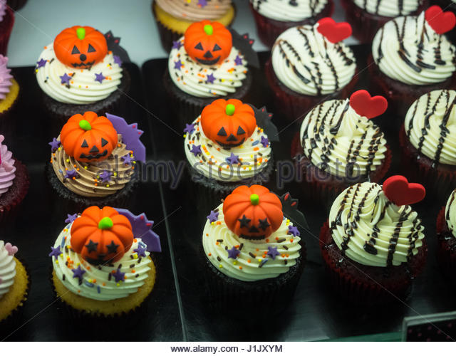 Fancy Halloween Cupcakes