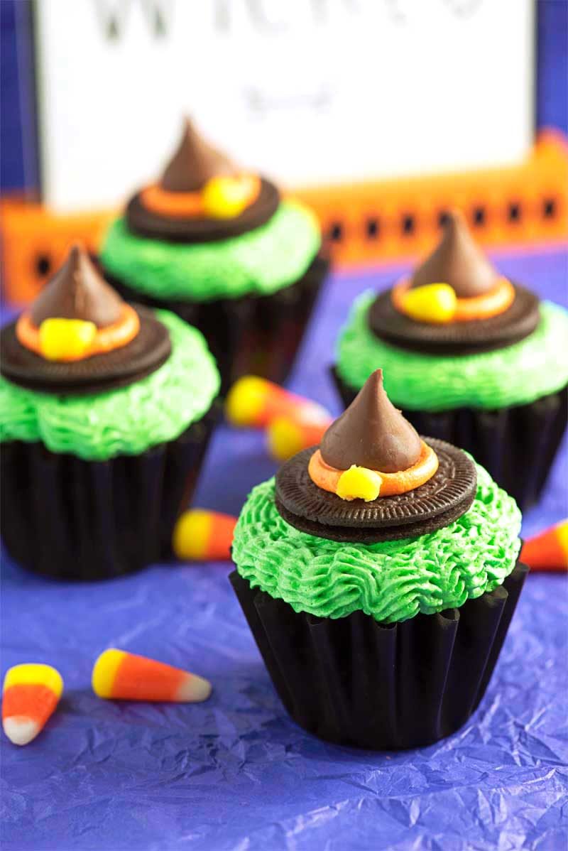 Halloween Cupcakes with Witches Hats