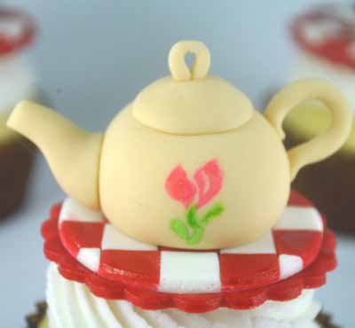 How to Make a Teapot Cake