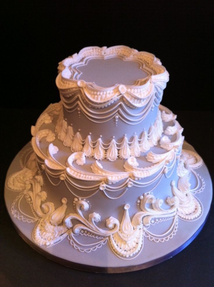 Lambeth Method Wedding Cake