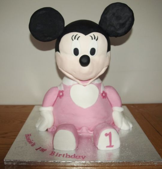 Minnie Mouse 3D Cake