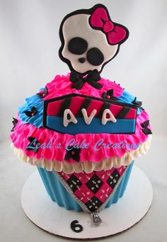 Monster High Giant Cupcake Cake