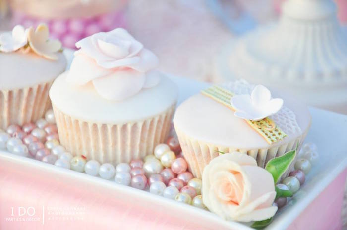 10 Photos of Chic Birthday Cupcakes