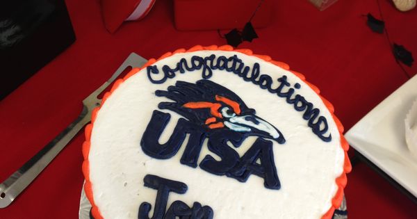 UTSA Graduation Cake