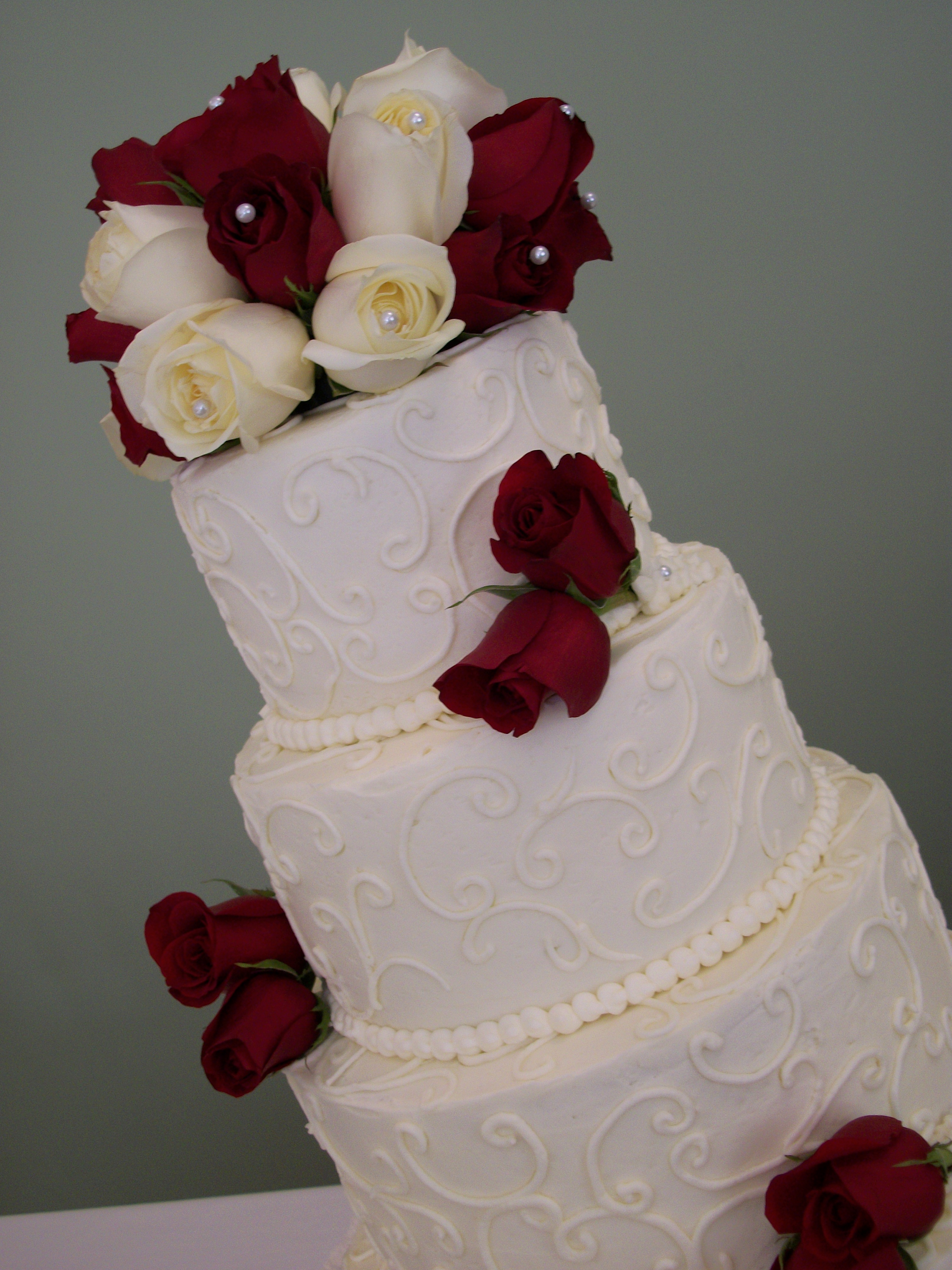 Wedding Cake White with Red Roses