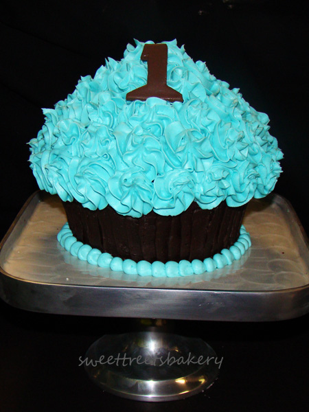 Big Cupcake Cake