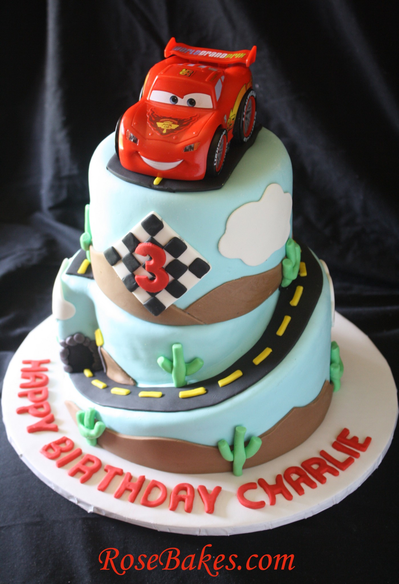 Cars 2 Lightning McQueen Cake