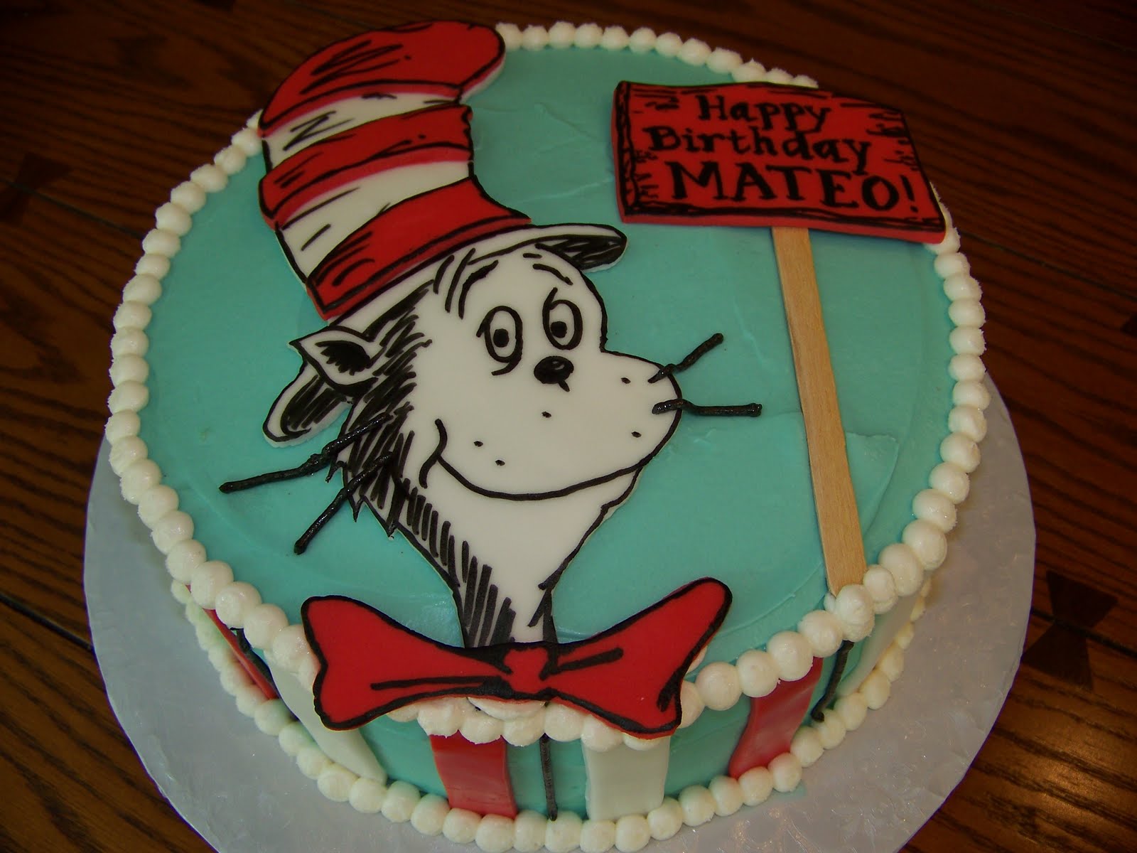 Dr.Seuss Cat in the Hat Cake Ideas