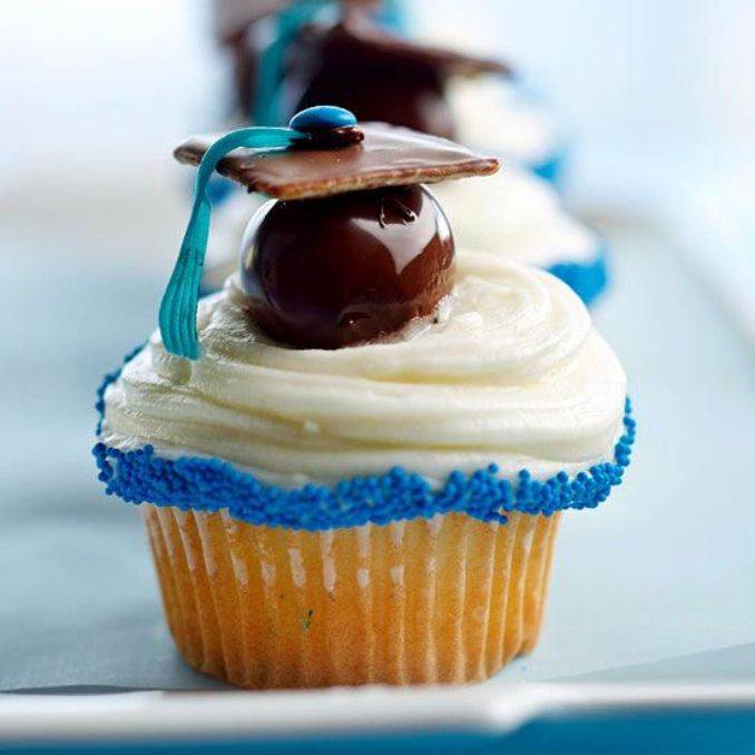 Graduation Cakes and Cupcake Ideas