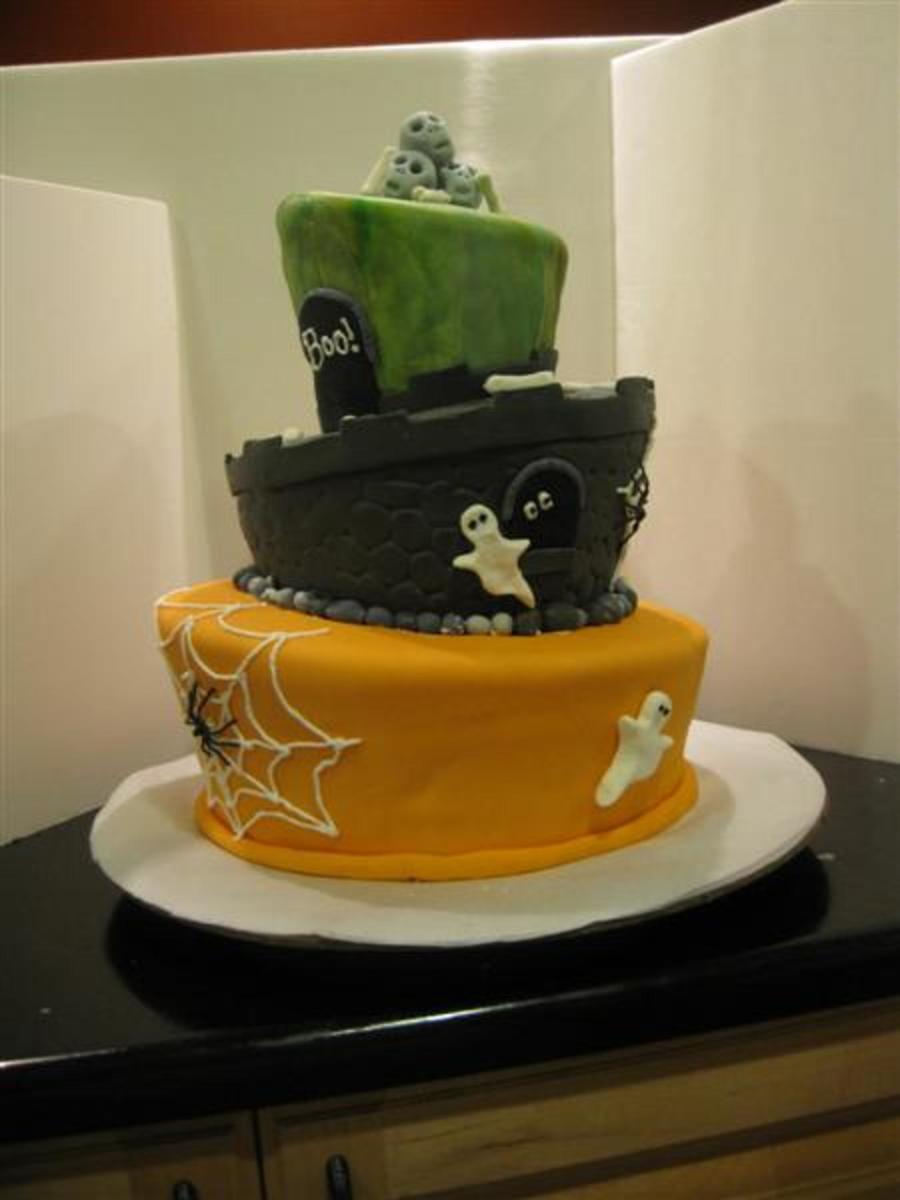 Halloween Topsy Turvy Cake