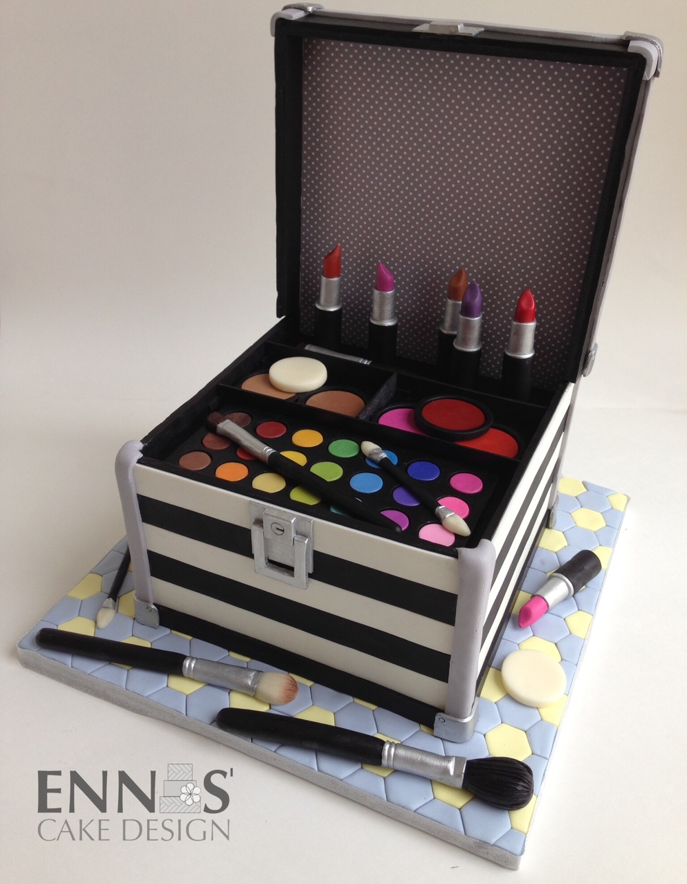 Makeup Case Cake