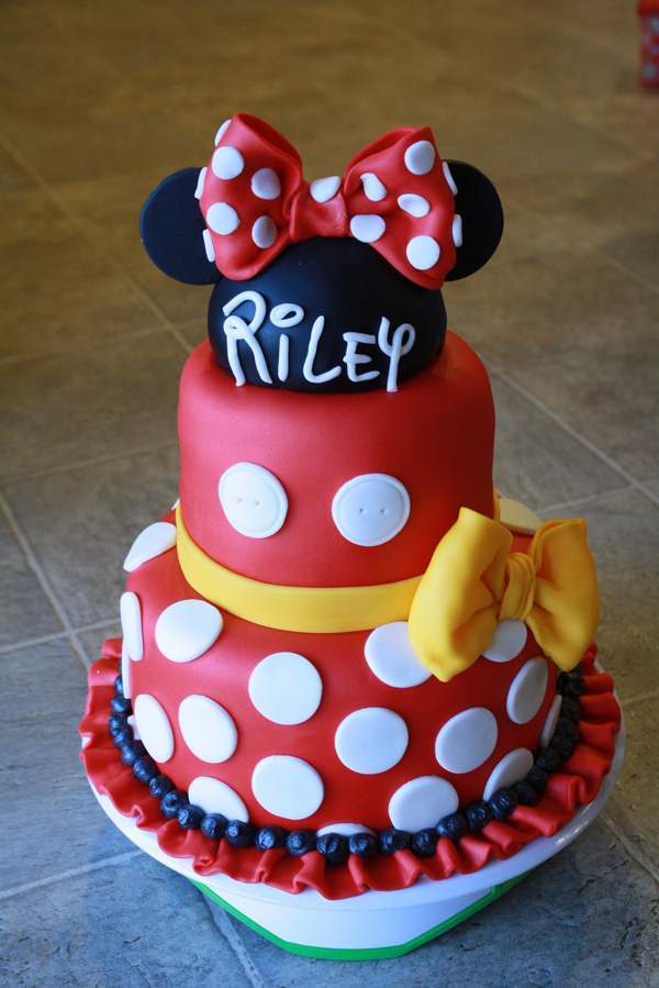 Minnie Mouse Birthday Party Cake