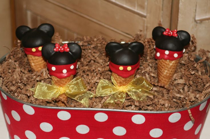 Minnie Mouse Ice Cream Cone Cake Pops