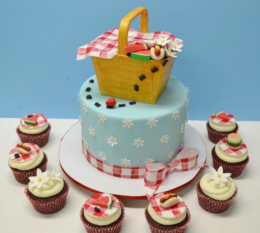 Picnic Cupcake Cake