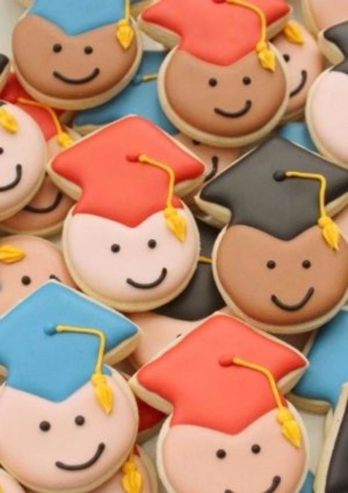 Simple Graduation Cupcake Cake Ideas