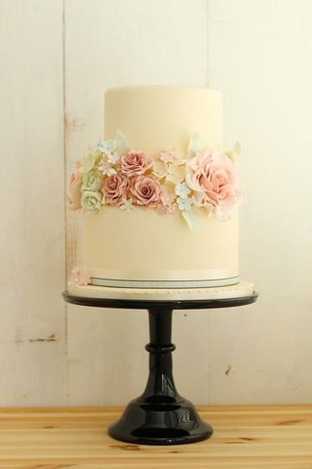 Simple Vintage Wedding Cakes