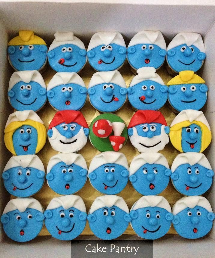 11 Decorating Cupcakes Into Smurfs Photo Smurfs Birthday Party