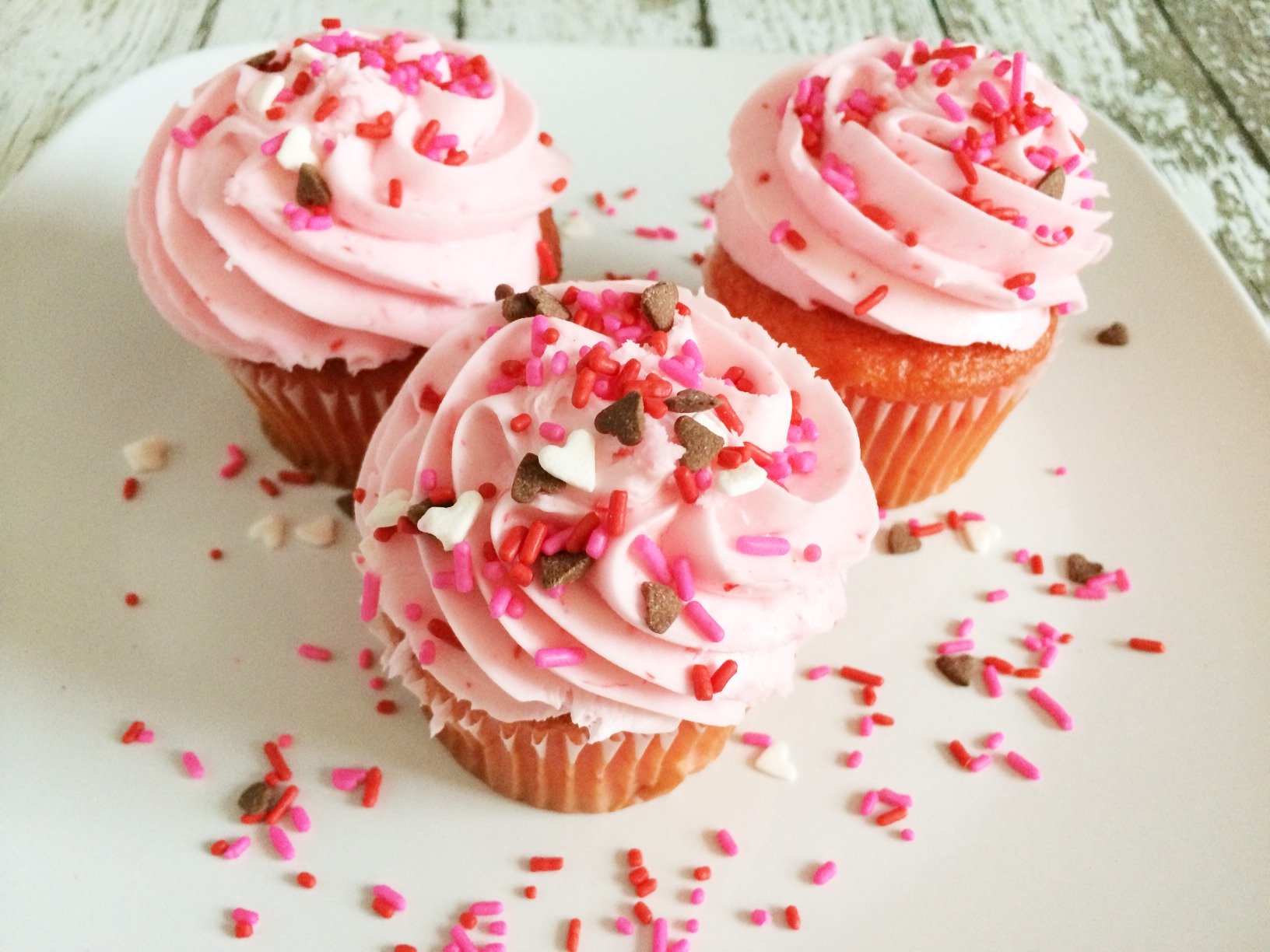 Valentine's Day Cupcakes Vanilla