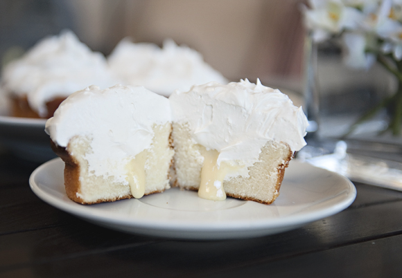 Vanilla Cupcakes with Lemon Filling