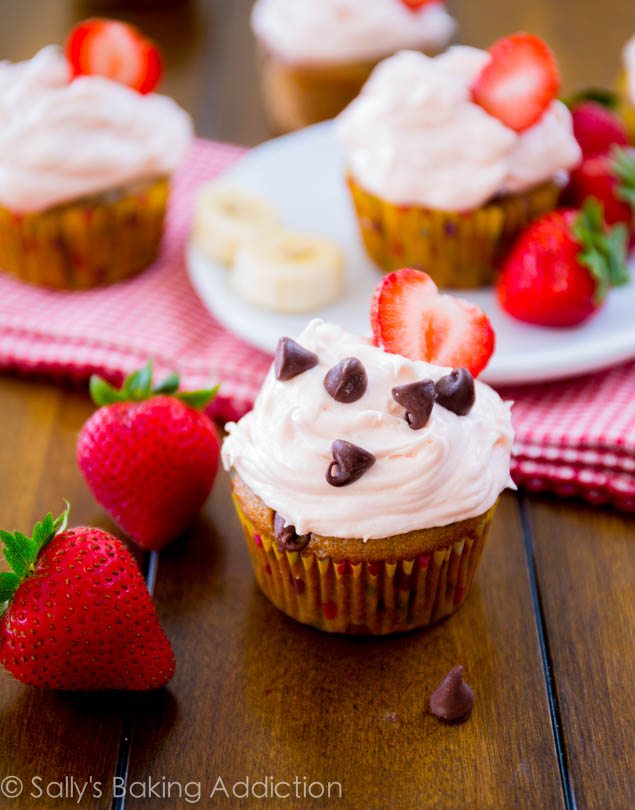 Chocolate Strawberry Cupcakes with Cream Cheese Frosting