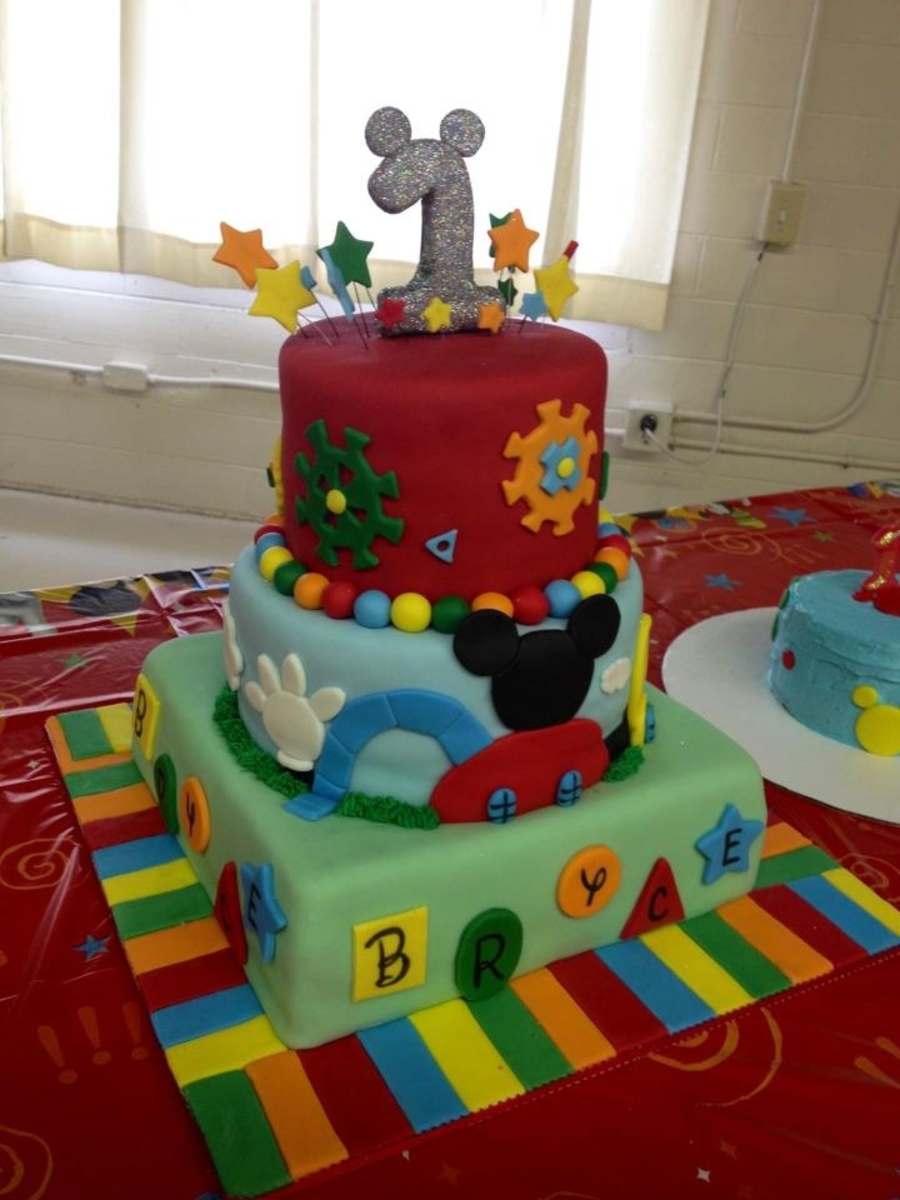 Mickey Mouse Clubhouse Cake