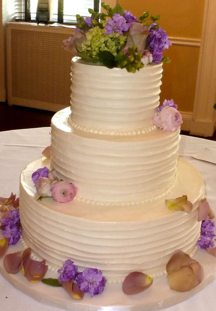 Scalloped Buttercream Wedding Cake