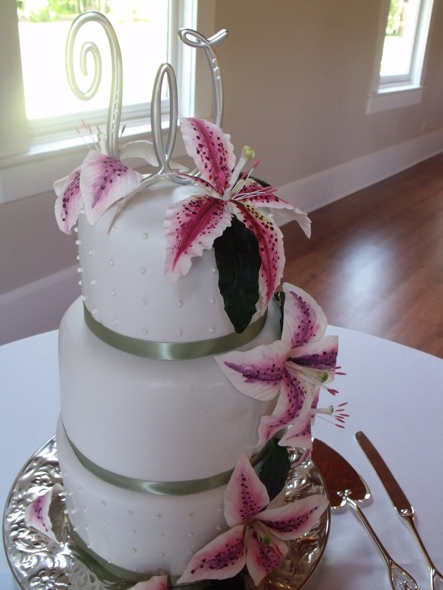 Stargazer Lilies Cake