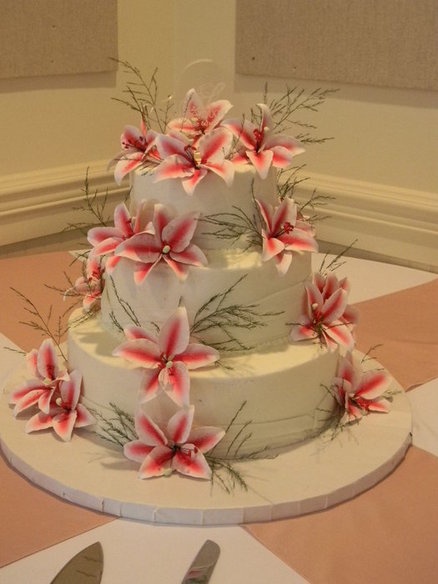 Stargazer Lilies Wedding Cake