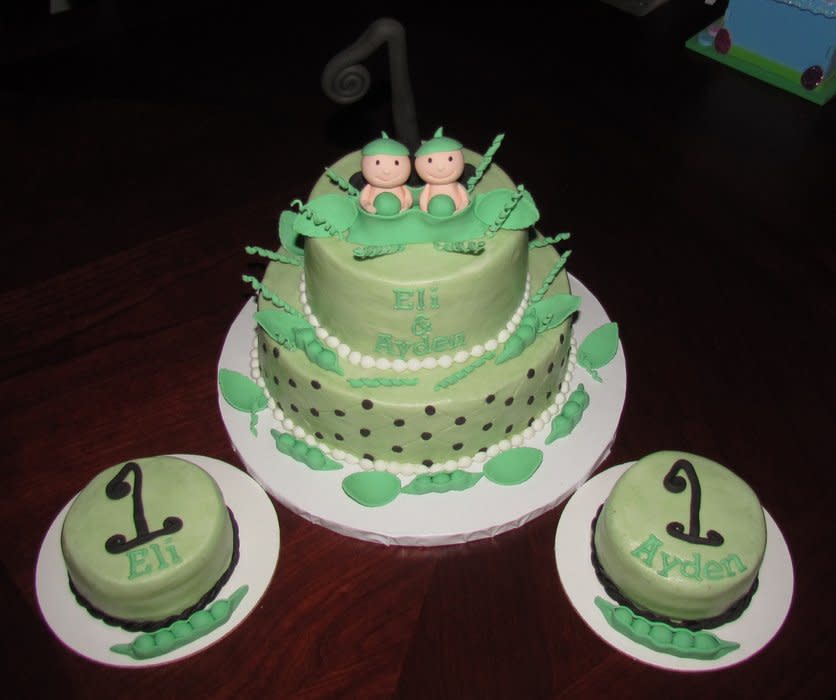 Two Peas in a Pod Birthday Cake for Twins