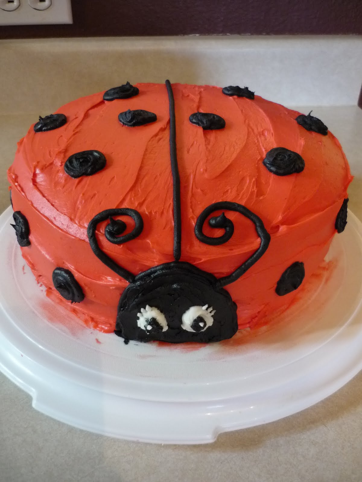 Easy Ladybug Birthday Cakes