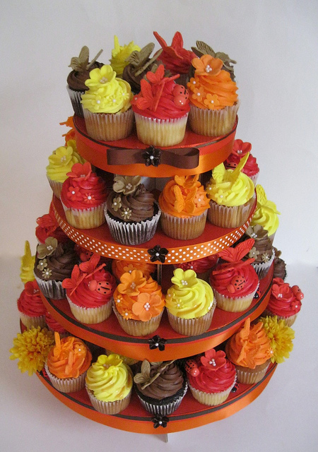 9 Autumn Wedding Cake And Cupcakes Photo Autumn Fall Wedding