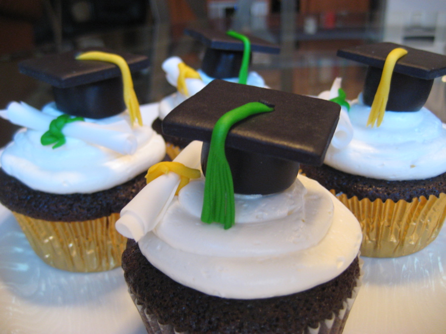 Graduation Cupcake Cake