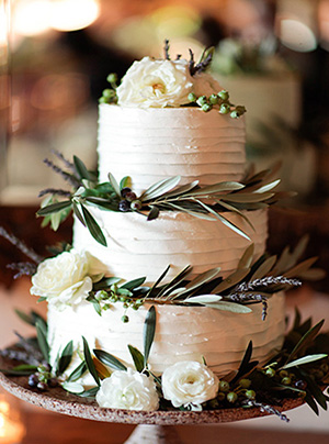 Rustic Wedding Cake with Flowers