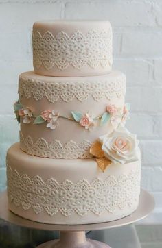 Vintage Lace Wedding Cake