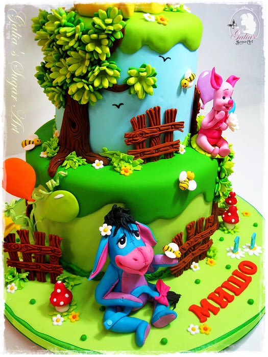 Winnie the Pooh and Friends Birthday Cake