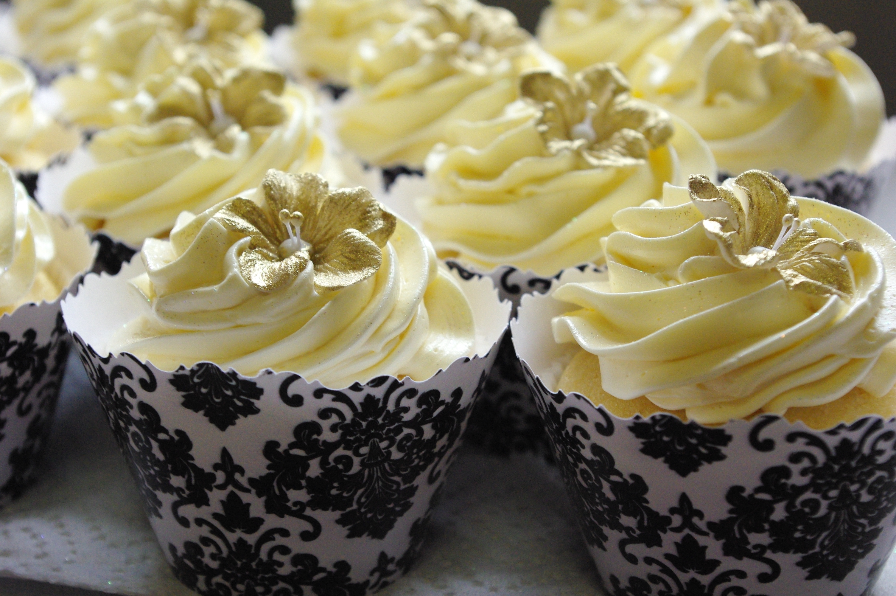 Black and Gold Cupcake Wrappers