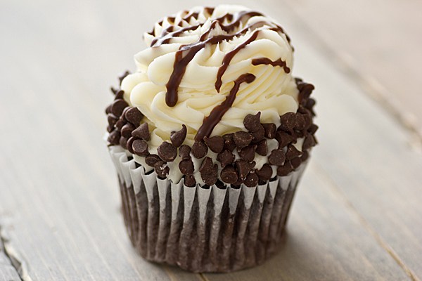 Chocolate Chip Cheesecake Cupcakes