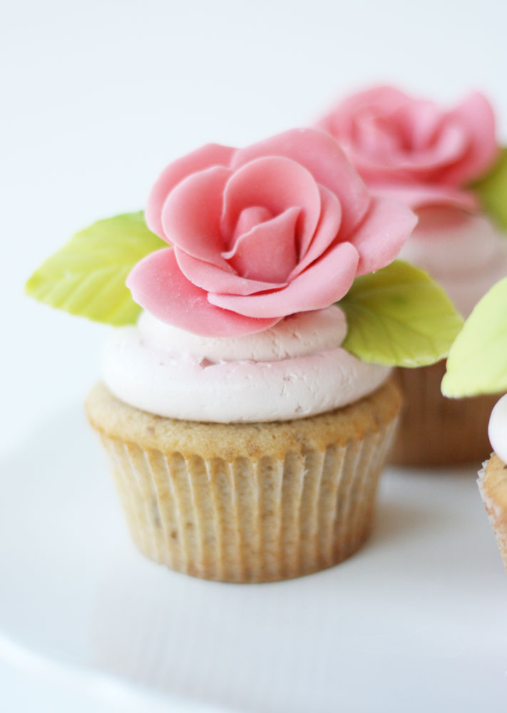 Cupcakes with Buttercream Roses