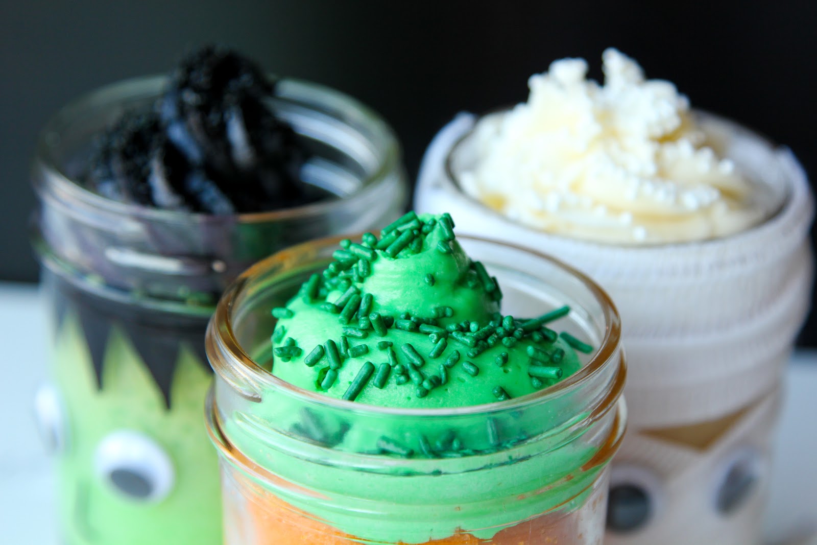 Mason Jar Halloween-themed Cakes