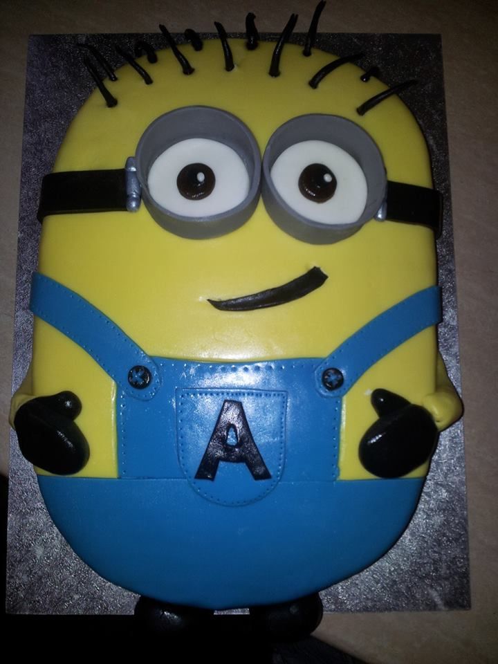 Minion Birthday Cake