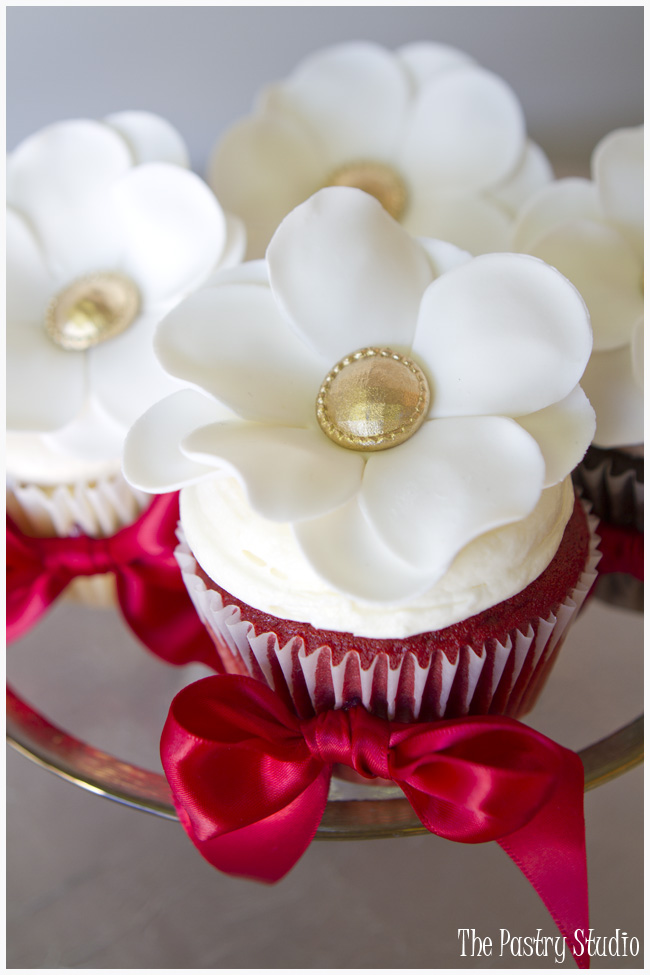 Red and Gold Christmas Cupcakes