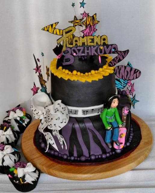 11 Photos of Teenage Music Birthday Cakes