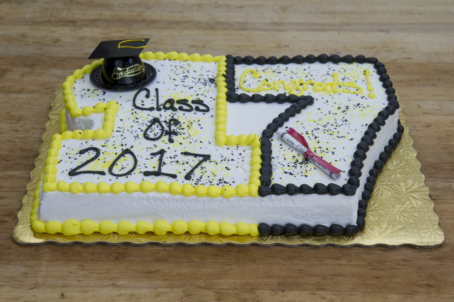 2017 Graduation Cakes