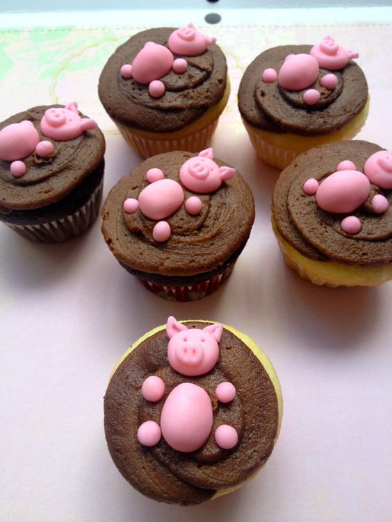 Cupcake Toppers Fondant Pigs in Mud