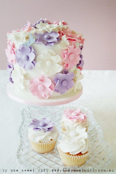 Flower Cake and Cupcakes