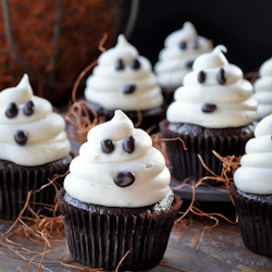 Halloween Cupcakes with Cream Cheese Frosting