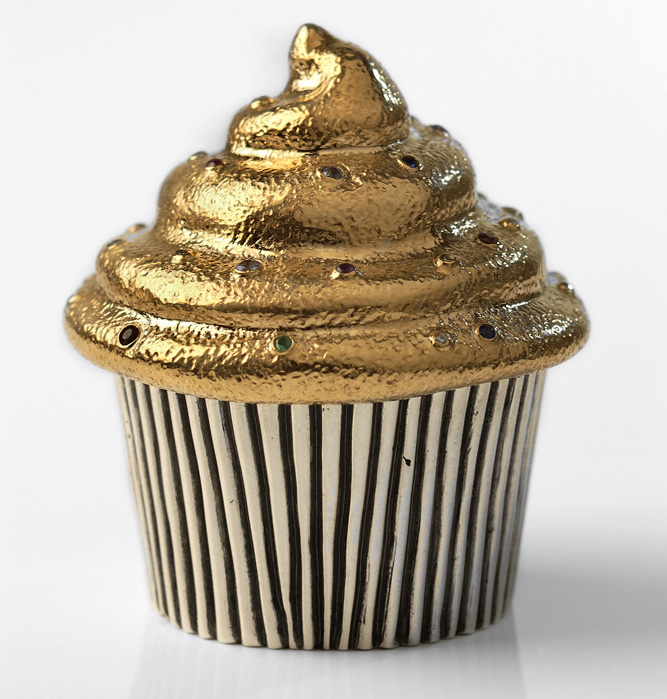 12 Photos of Golden Birthday Cupcakes